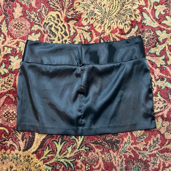 Y2k Charlotte Russe mini skirt - Picture 2 of 6